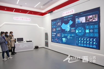 18秒一臺(tái)電腦的“光速”奇跡 揭秘“智能云”工廠如何重塑生產(chǎn)極限